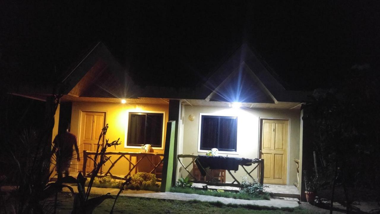 Miki'S Guest House Siquijor Buitenkant foto